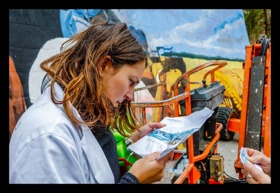 Una obra de 100 metros con protagonismo femenino engalana desde este sábado el barrio vitoriano