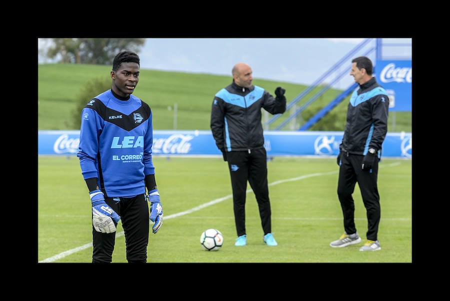 Las ausencias de Sobrino y Pedraza, por sanción; además de la de Hernán Pérez, por lesión, han obligado a Abelardo a retocar algunas piezas de su parcela ofensiva