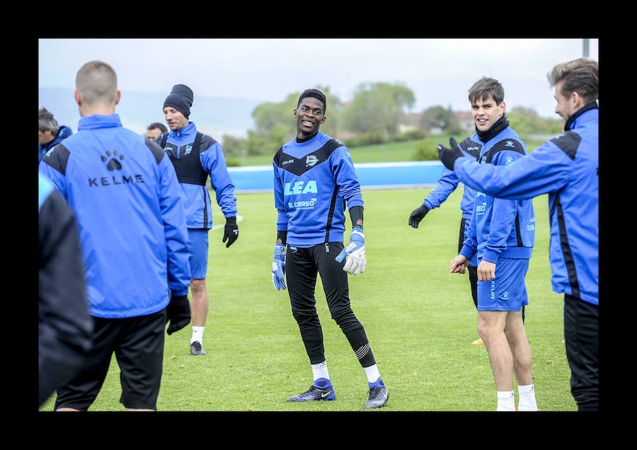 Las ausencias de Sobrino y Pedraza, por sanción; además de la de Hernán Pérez, por lesión, han obligado a Abelardo a retocar algunas piezas de su parcela ofensiva