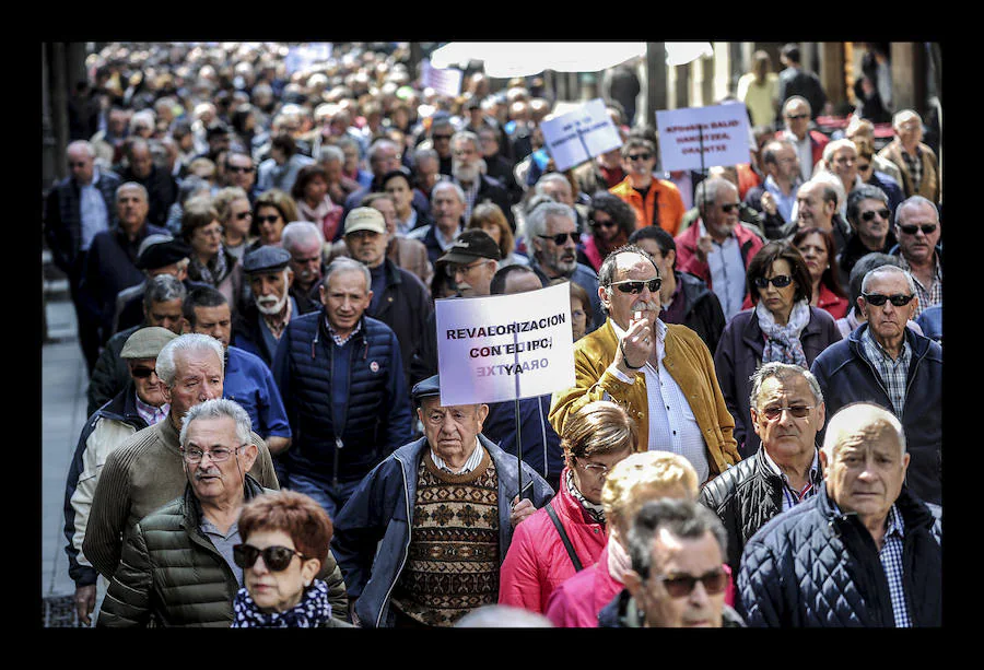 Durante la protesta se ha exigido también una mejora de las prestaciones para los desempleados