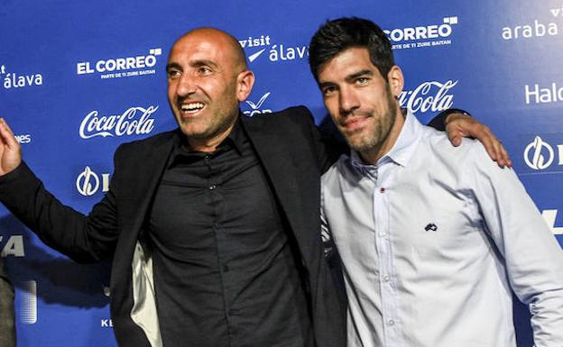 Abelardo y Manu García, al término de la rueda de prensa.