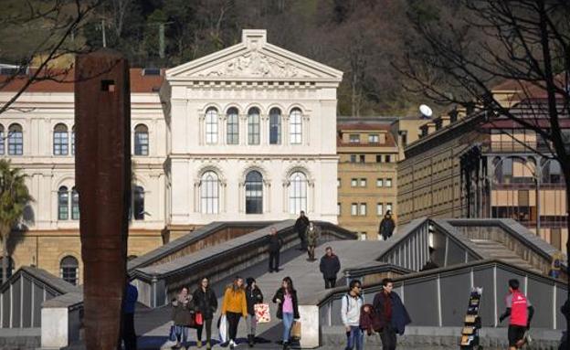 Imagen exterior de la Universidad de Deusto.