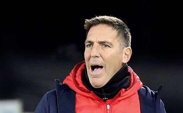 Eduardo Berizzo en el estadio de Anoeta./