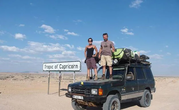 Iker Galín y Teresa Madariaga acondicionaron un 4x4 para recorrer África.