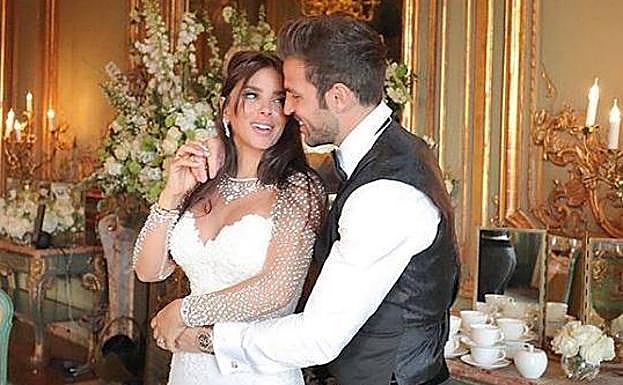 Cesc Fábregas y Daniella Semaan en el día de su boda.