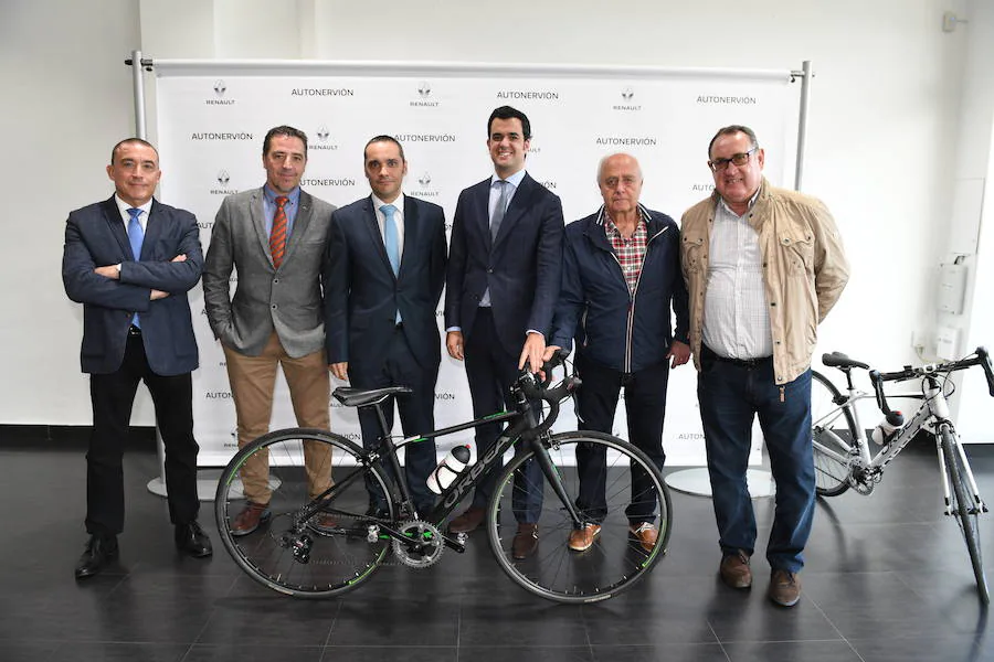 Sabin Lekue, Javier Bilbao, Enrique Ortega, Jon Lekue, Josu González 'Hierro II' y Xabier Cuellar.