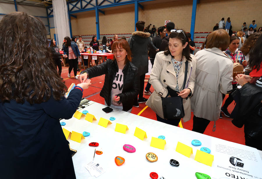 Estudiantes de 3º y 4º de ESO venden con fin social los productos del proyecto desarrollado en las aulas a lo largo del curso escolar