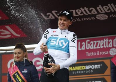 Imagen secundaria 1 - El Zoncolan devuelve la felicidad a Froome