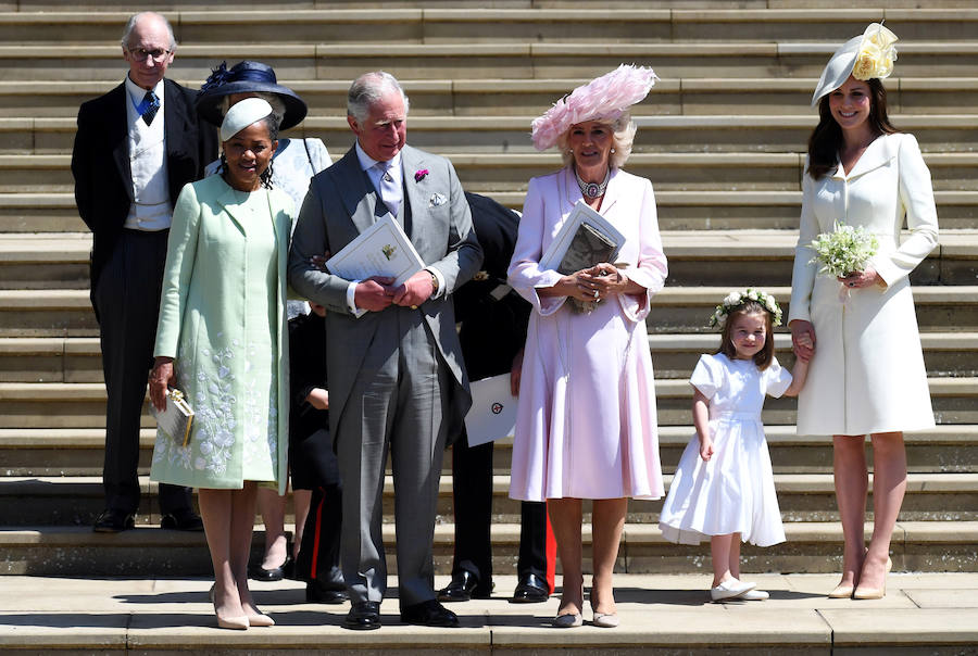 La familia real británica y la madre de Meghan tras la ceremonia.