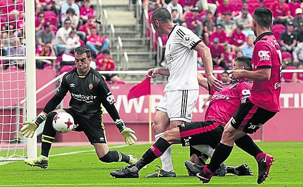 Cervero no consiguió marcar y la aparición del pichichi rojillo puede ser decisiva en Anduva el próximo domingo.