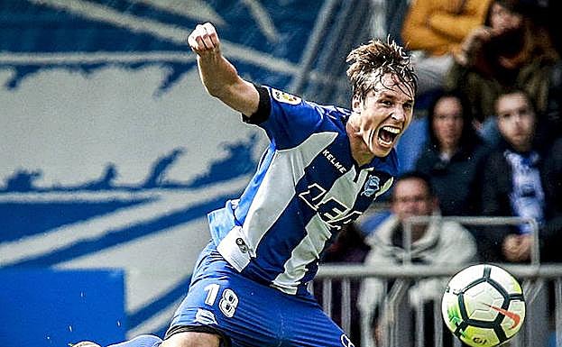 Tomás Pina, un lance del partido contra el Atlético.