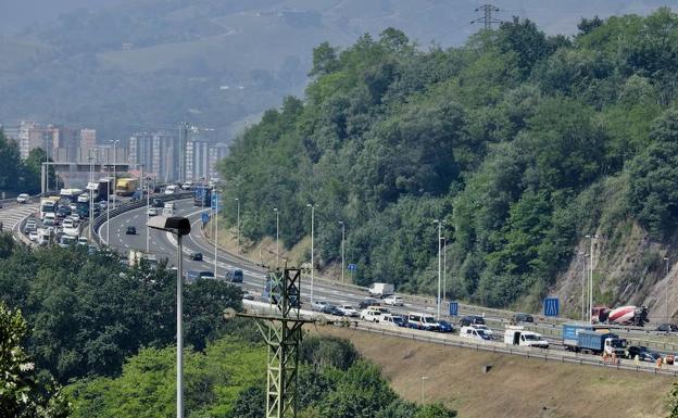 El accidente está provocando retenciones.