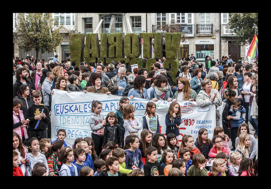 Fotos: La escuela pública clama contra la segregación en las aulas de Vitoria