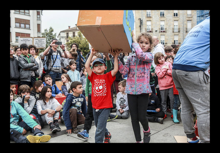 Fotos: La escuela pública clama contra la segregación en las aulas de Vitoria