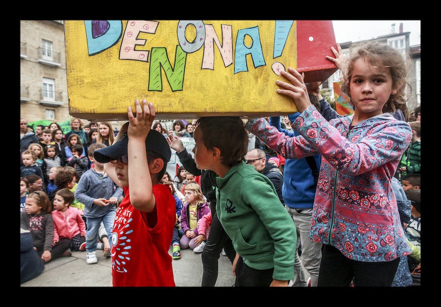 Fotos: La escuela pública clama contra la segregación en las aulas de Vitoria