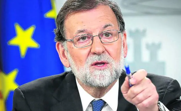 Respuesta. Rajoy compareció en La Moncloa, afirmó que no piensa dimitir y cargó con dureza contra el secretario general del PSOE.