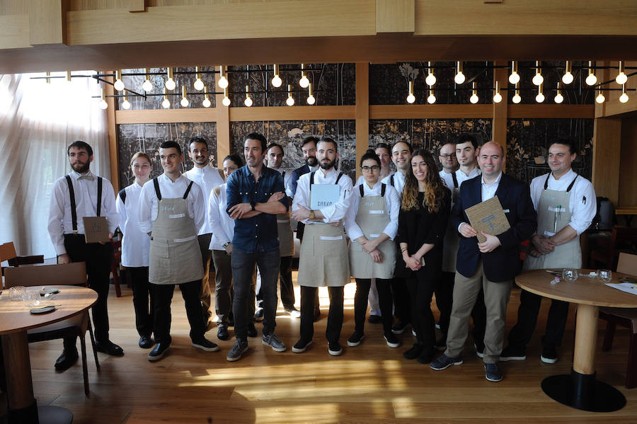 El equipo del Eneko Bilbao posa al completo.