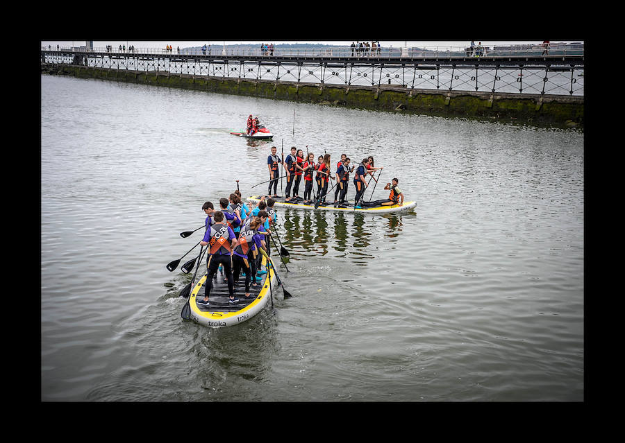 Más de 100.000 personas disfrutan del Ibilaldia, una jornada para sacar a las calles una lengua vasca que las instituciones se comprometen a difundir con la mejora del sistema de enseñanza