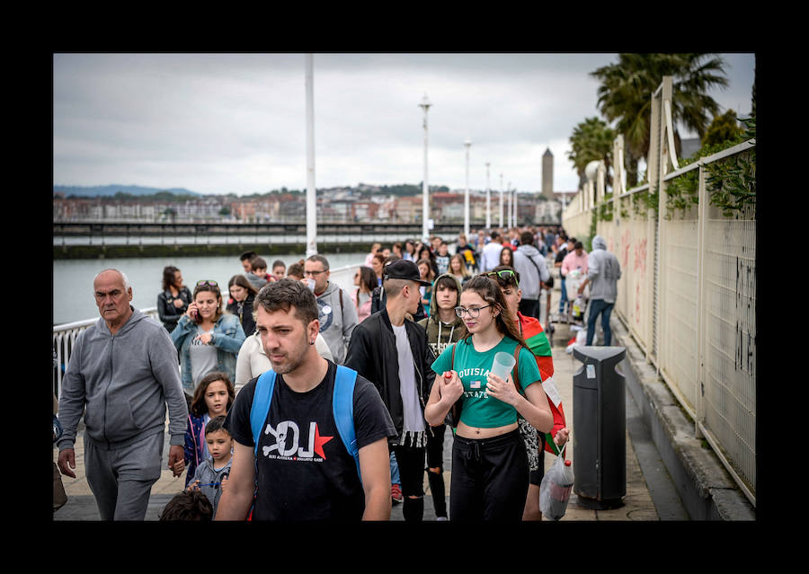 Más de 100.000 personas disfrutan del Ibilaldia, una jornada para sacar a las calles una lengua vasca que las instituciones se comprometen a difundir con la mejora del sistema de enseñanza