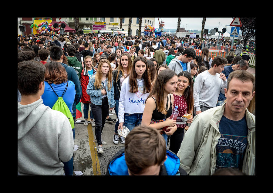 Más de 100.000 personas disfrutan del Ibilaldia, una jornada para sacar a las calles una lengua vasca que las instituciones se comprometen a difundir con la mejora del sistema de enseñanza