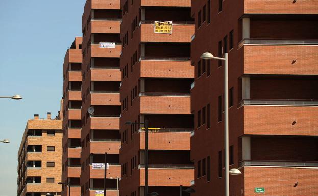 Ocho de cada diez viviendas tienen ya más de 18 años y su peso en el parque inmobiliario no para de crecer