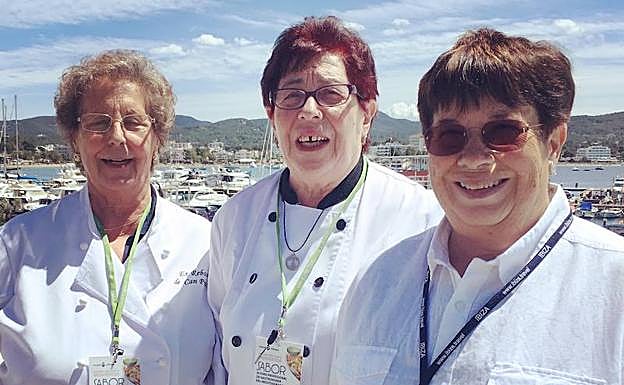 Catalina Riera, María Marí y Lina Prats, tres históricas de la hostelería ibicenca.