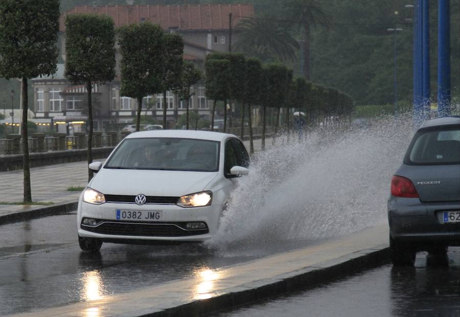 Fotos: Así ha sido la tromba de agua que ha caído en Bizkaia