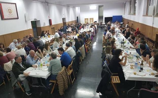 Comida solidaria celebrada por Serso. 