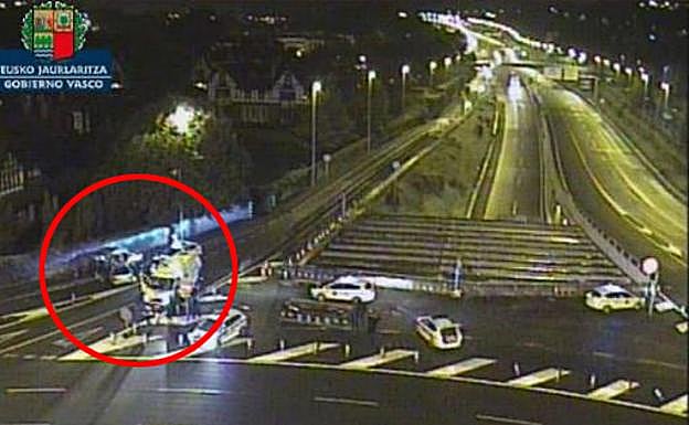 Las cámaras de Tráfico del Gobierno vasco han captado el momento del fatal accidente. 