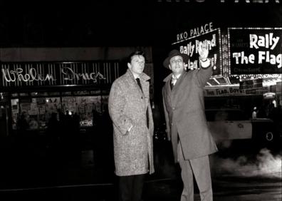 Imagen secundaria 1 - Diversas escenas de 'Dos hombres en Mahnahttan' (1959)