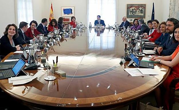 Primera reunión del nuevo Consejo de Ministros.