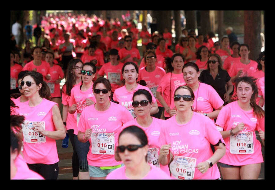 Fotos: Vitoria se viste de rosa por la Carrera de la Mujer