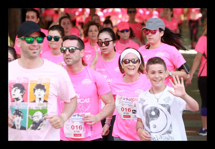 Fotos: Vitoria se viste de rosa por la Carrera de la Mujer