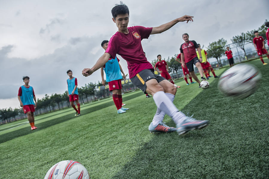 El Correo visita la mayor escuela de fútbol del mundo