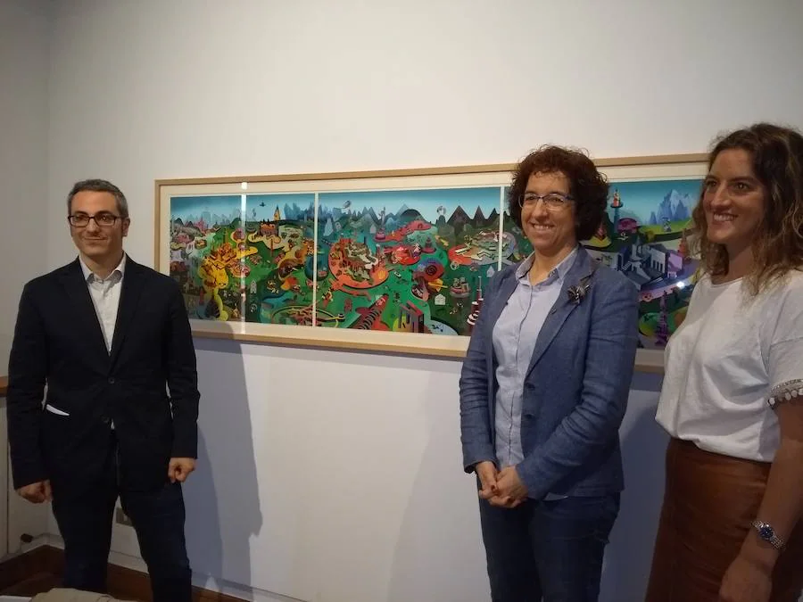 Lertxundi,Irigoras y Arrizabalaga posan ante la panorámica del Duranguesado obra de Tamayo que se quedará en el Museo de Durango. 