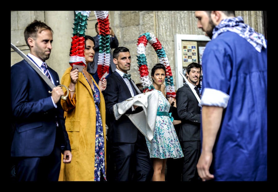 El capitán del Deportivo Alavés ha contraído matrimonio con su novia este sábado en una ceremonia que se ha celebrado en la iglesia de San Miguel, en Vitoria