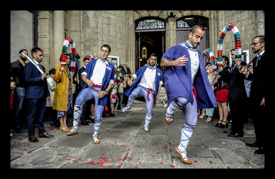 El capitán del Deportivo Alavés ha contraído matrimonio con su novia este sábado en una ceremonia que se ha celebrado en la iglesia de San Miguel, en Vitoria