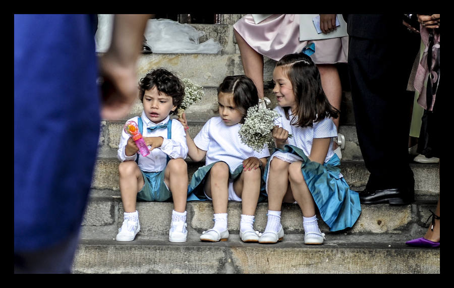 El capitán del Deportivo Alavés ha contraído matrimonio con su novia este sábado en una ceremonia que se ha celebrado en la iglesia de San Miguel, en Vitoria