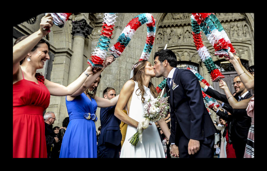 El capitán del Deportivo Alavés ha contraído matrimonio con su novia este sábado en una ceremonia que se ha celebrado en la iglesia de San Miguel, en Vitoria