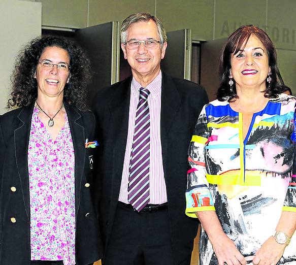 Beatriz Marcos, Juan Manuel Sinde y Carmen Manrique.