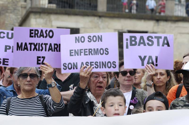 Bilbao y Vitoria han acogido dos protestas multitudinarias en la Plaza Unamuno y en la Virgen Blanca