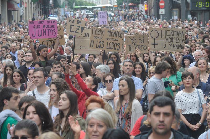 Fotos: Miles de personas protestan en Bilbao por la puesta en libertad de &#039;La Manada&#039;