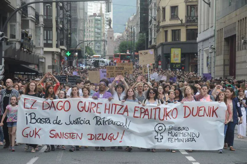 Fotos: Miles de personas protestan en Bilbao por la puesta en libertad de &#039;La Manada&#039;