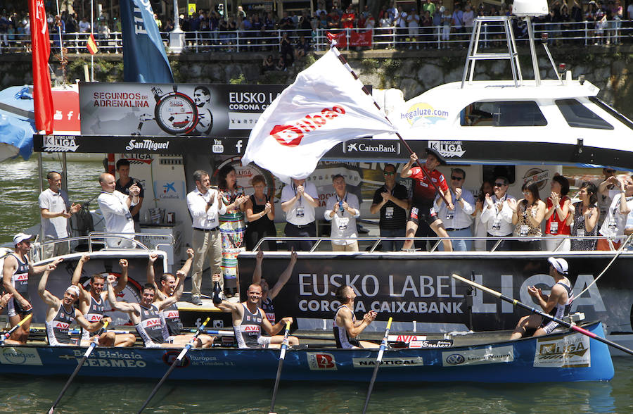 Urdaibai se ha impuesto en la regata por delante de Hondarribia