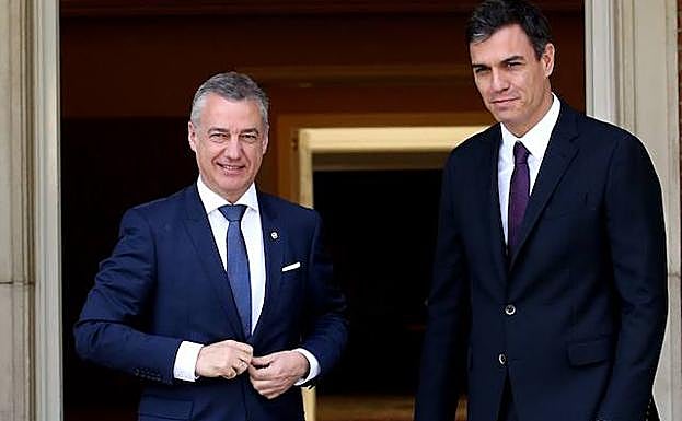 Iñigo Urkullu y Pedro Sánchez, este lunes, en La Moncloa