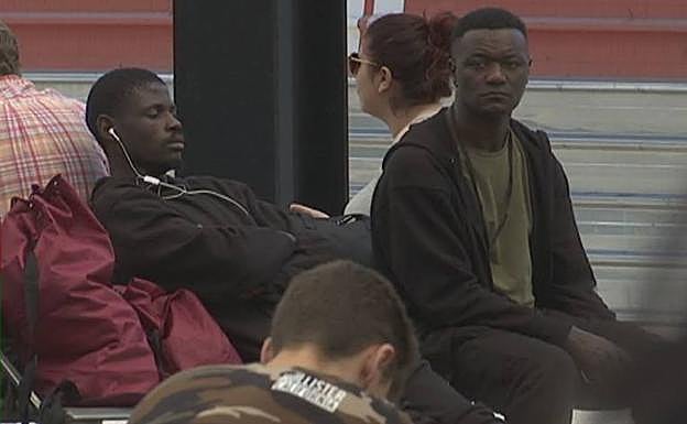 Migrantes en la estación de Termibus la semana pasada.