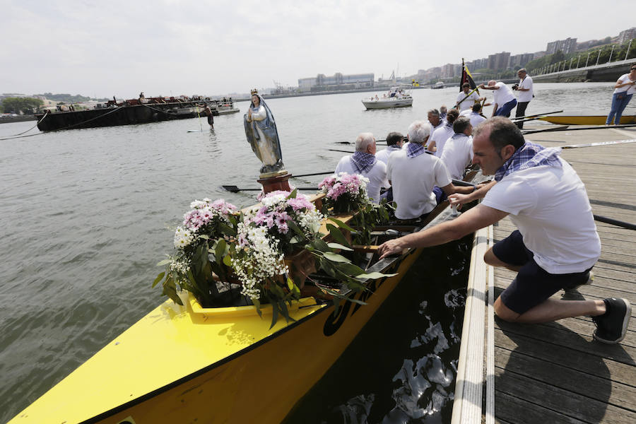 Fotos: La Virgen de la Guía se da un baño de masas en Portugalete