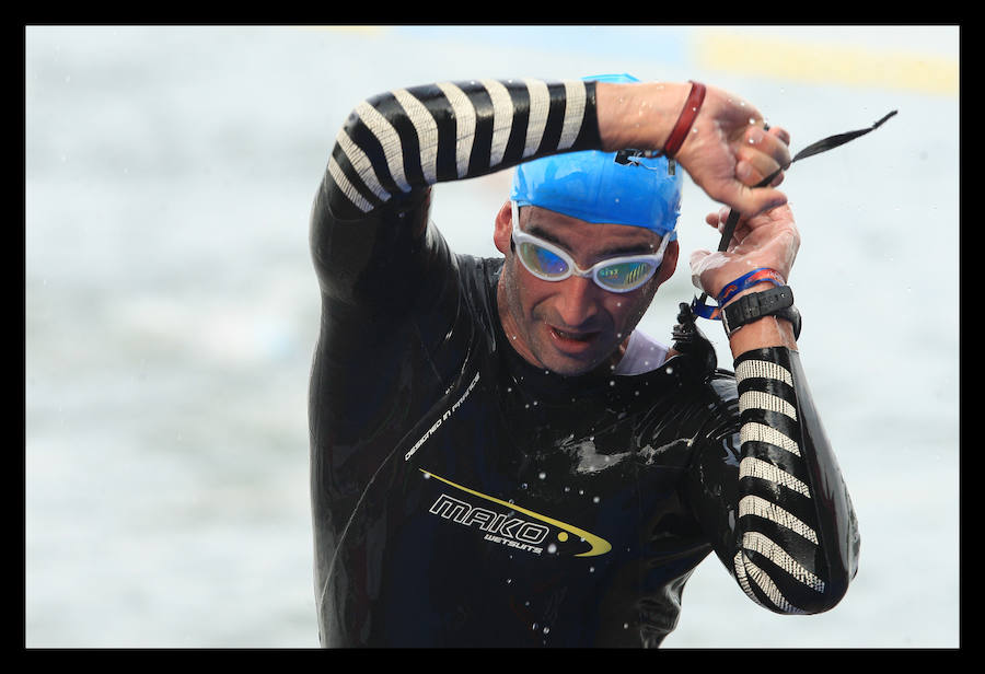 A las 8.30 horas se ha dado el 'pistoletazo' de salida a la primera de las tres pruebas que componen el Triatlón de VItoria.