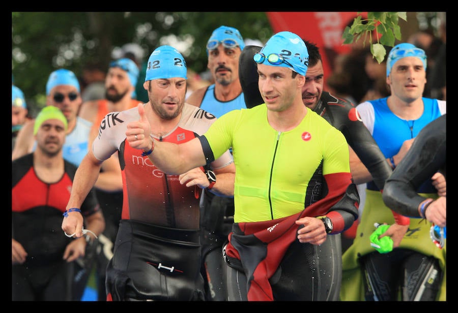 A las 8.30 horas se ha dado el 'pistoletazo' de salida a la primera de las tres pruebas que componen el Triatlón de VItoria.