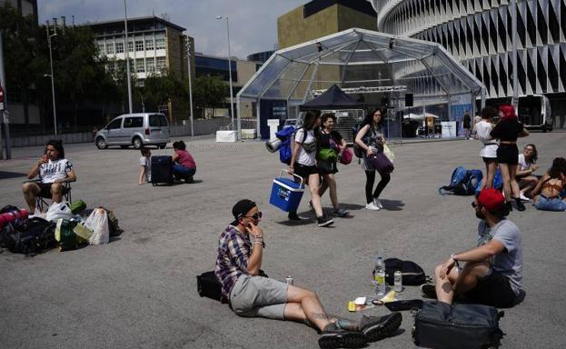 Los primeros festivaleros ya han llegado a San Mamés.